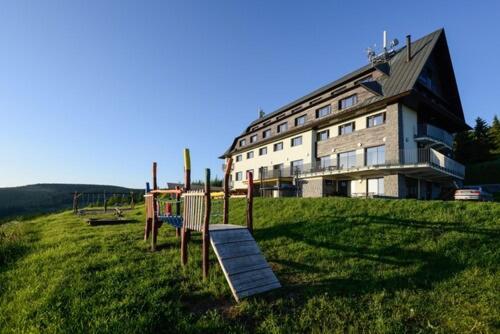 Horsky Hotel Friesovy Boudy Strážné Екстериор снимка